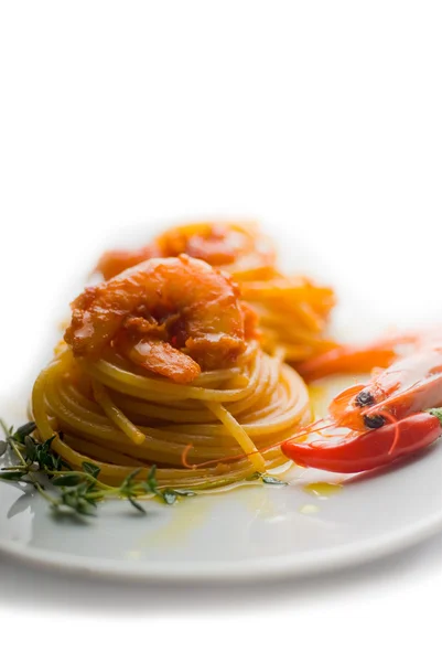 意大利面和辣虾 — 图库照片