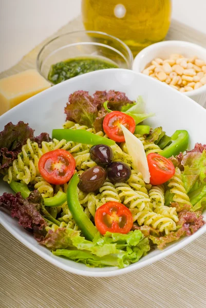 İtalyan düdük makarna salatası — Stok fotoğraf