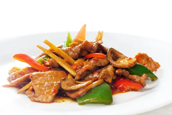 Китайская говядина и овощи — стоковое фото