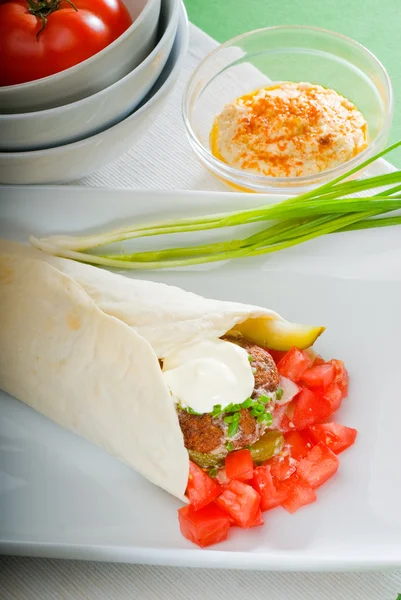 Falafel wrap — Stock Photo, Image