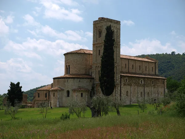 Abbazia di Sant Antimo vicino Montalcino in Toscana — Foto Stock