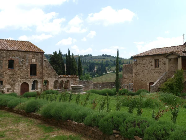 Abadía de Sant Antimo cerca de Montalcino en Toscana, Italia —  Fotos de Stock