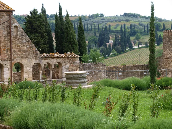 Sant Antimo Abbey κοντά στο Montalcino στην Τοσκάνη, Ιταλία — Φωτογραφία Αρχείου