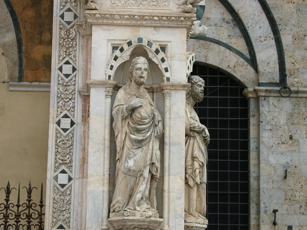 Siena - прекрасно декоровані капела Пьяцца ді — стокове фото