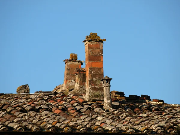 Antigua chimenea ornamental — Foto de Stock