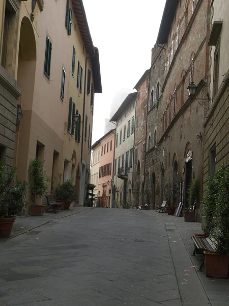 Manhã na cidade toscana . — Fotografia de Stock