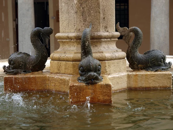Fountain in Piazza XX Settembre - Chiusi — Stock Photo, Image