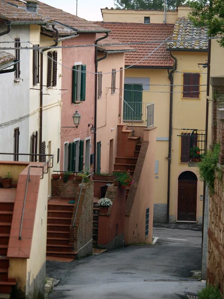 Ochtend in de Toscaanse stad — Stockfoto