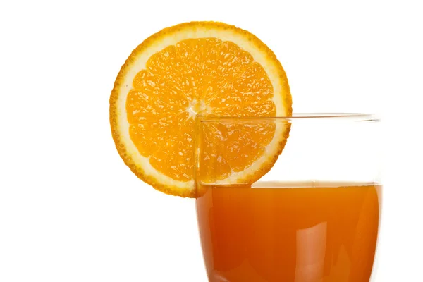 Orangensaft mit geschnittenen Zitrusfrüchten Stockfoto