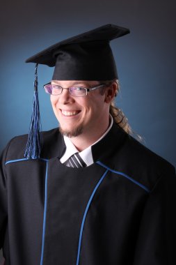 Genç mezuniyet adam