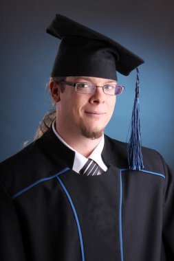 Genç mezuniyet adam