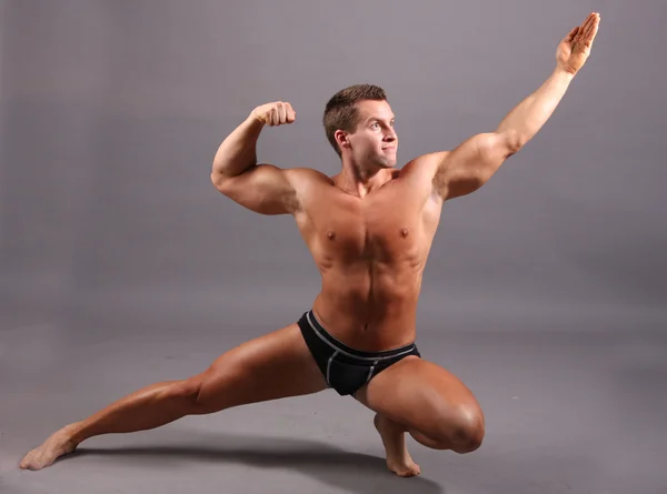 Unga bodybuilder — Stockfoto
