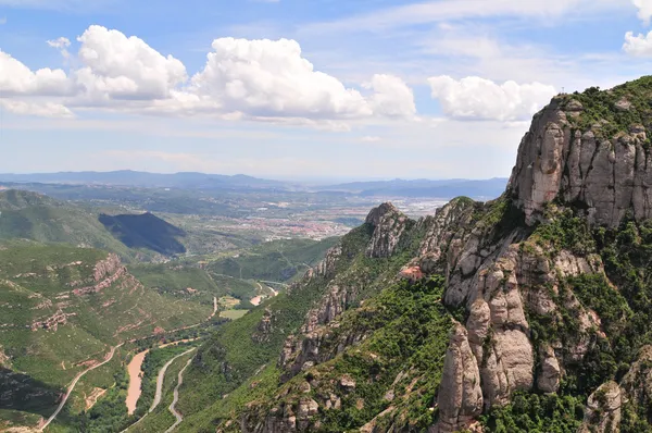 Masyw górski Montserrat oddalony — Zdjęcie stockowe