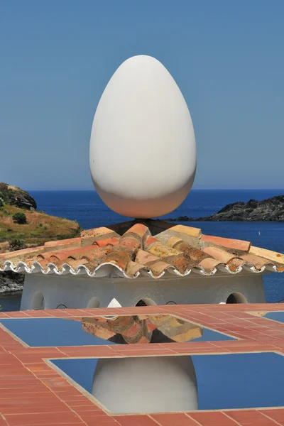 Dali яйце — стокове фото