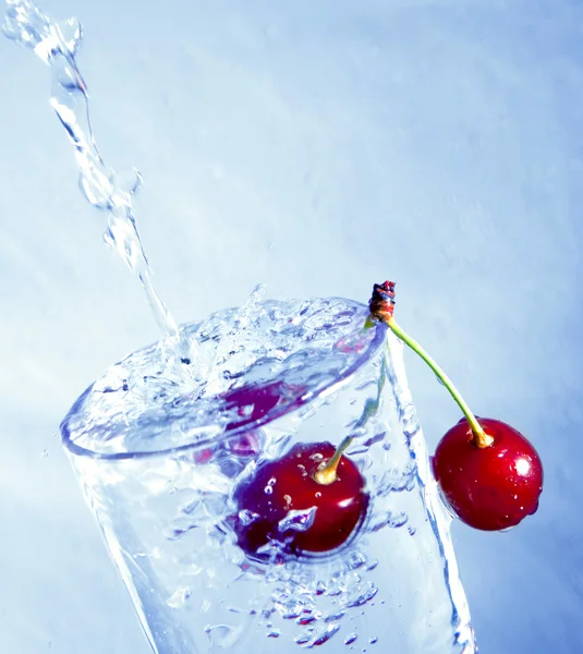 Cherry in water. — Stock Photo, Image