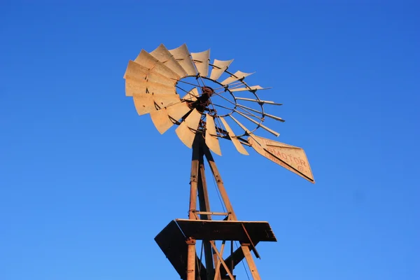 Molino de viento de Kansas Country —  Fotos de Stock