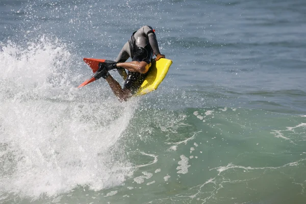 Dalgada sörf — Stok fotoğraf