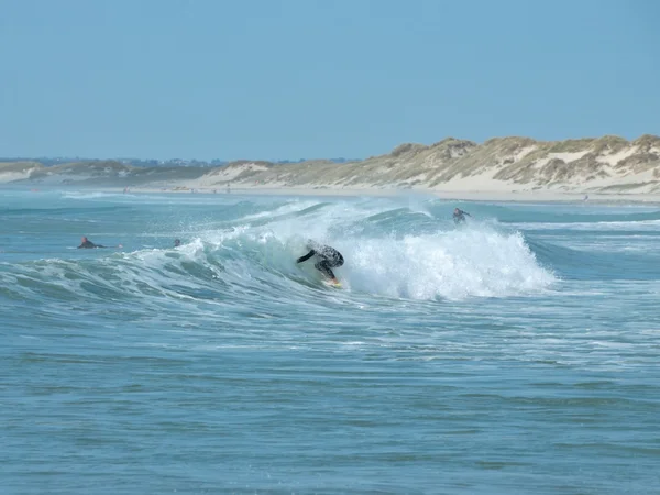 Surfeur sur la vaga — Fotografia de Stock