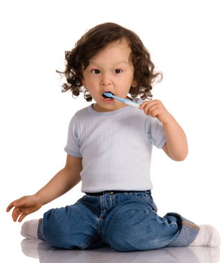 çocuk diş fırçası ile