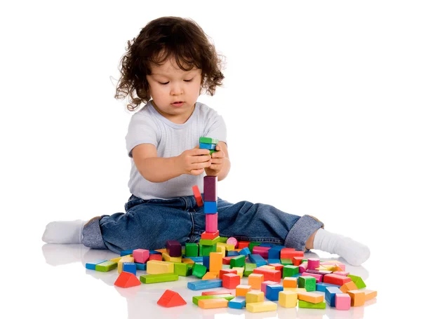 Pequeño niño jugando — Foto de Stock