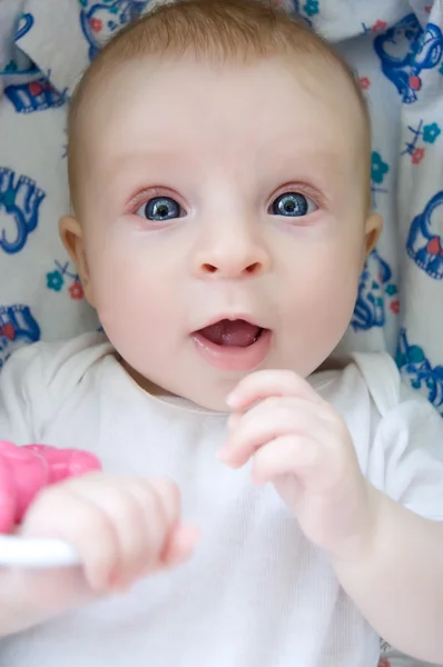 Bébé au visage surpris — Photo