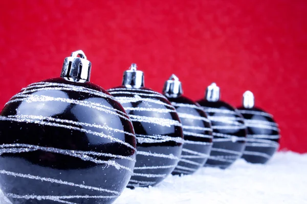 Nero palle di Natale in linea — Foto Stock