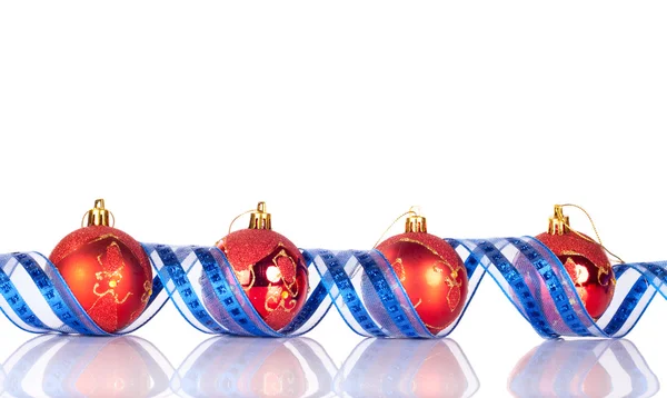 Bolas de Natal e fita — Fotografia de Stock