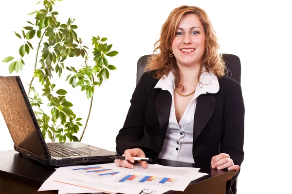 Mujer de negocios rubia en el trabajo de oficina —  Fotos de Stock