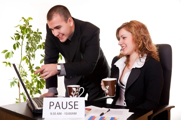 Colleagues on coffee-break discussing — Stock Photo, Image