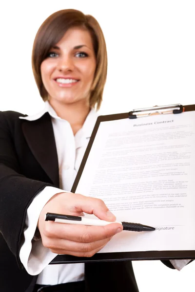 Предпринимательница, показывающая контракт — стоковое фото