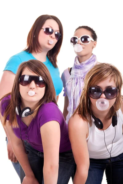 Groep van meisjes met kauwgom — Stockfoto
