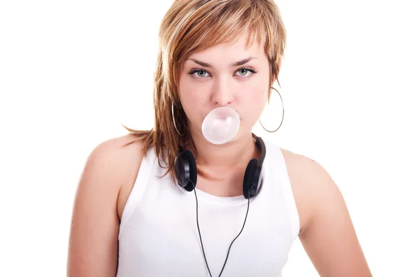 Portrait de fille soufflant chewing-gum — Photo