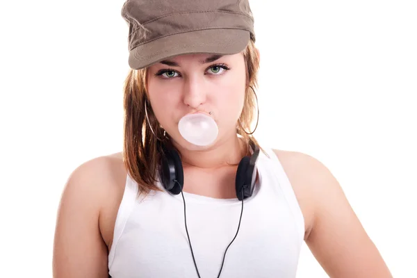Meisje blaast kauwgom — Stockfoto