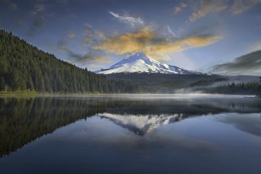 Mount Hood at Trillium Lake clipart