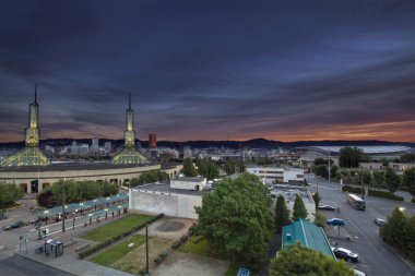 gün batımında Portland oregon şehir manzarası