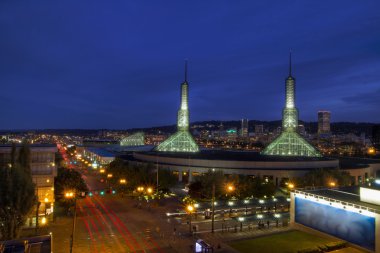 Portland oregon şehir manzarası mavi bir saatte 2