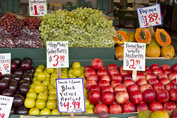 Frutas frescas Stand — Fotografia de Stock