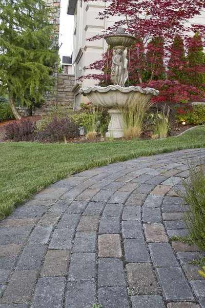 Garden Path with Water Fountain — Stock Photo, Image