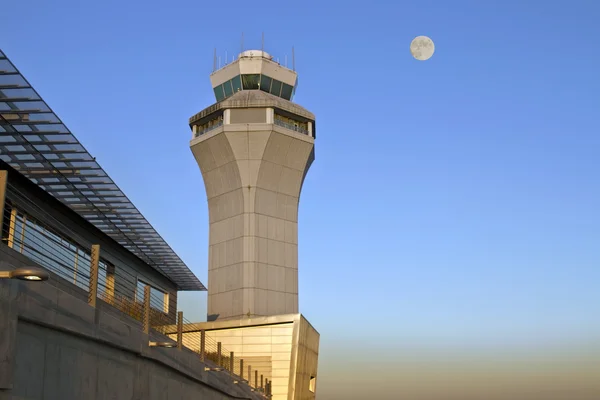 Вежа управління повітряним рухом — стокове фото