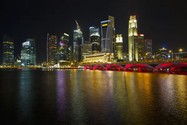Singapore skyline van de stad bij nacht 2 — Stockfoto