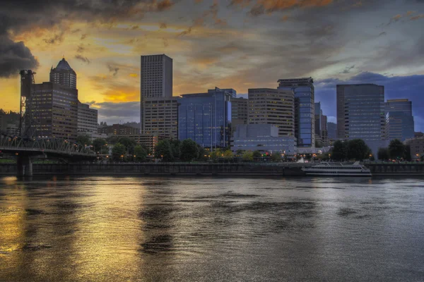 Portland városkép 2 át drámai napnyugtakor ég — Stock Fotó