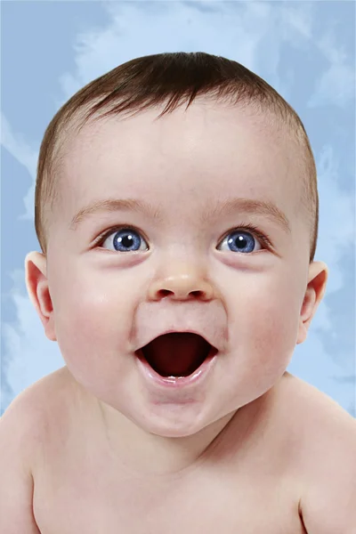 Retrato de primer plano del adorable bebé — Foto de Stock