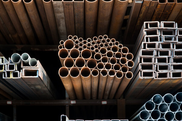 Metallic pipes