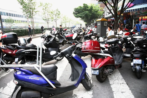 Motorcycles in Asian city — Stock Photo, Image
