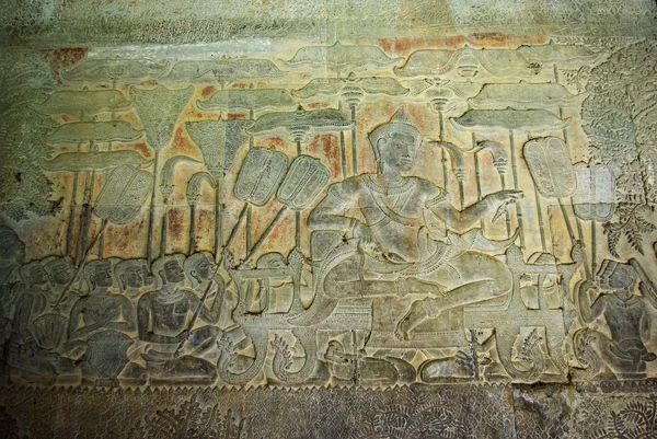 Gegraveerde muur rondom angkor wat — Stockfoto