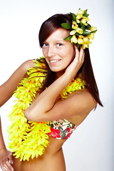 Красивая девушка - гавайский стиль — стоковое фото