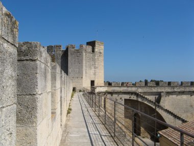 aigues-mortes surları