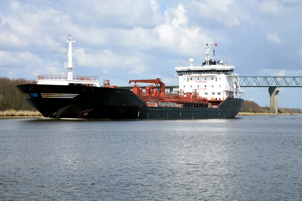 Oljetank på Kielkanalen — Stockfoto