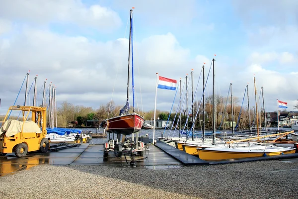 Barcos à vela recreativos em Países Baixos — Fotografia de Stock