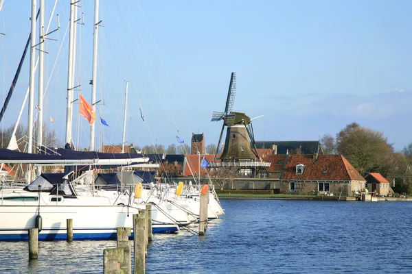 Sloten, windmill, sailboat. Netherlands — Stock Photo, Image